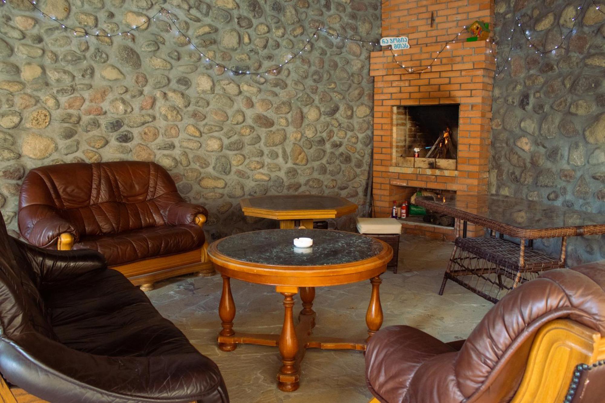 Guest House Oxygen Kazbegi Extérieur photo